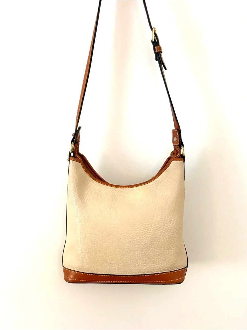 DOONEY & BOURKE Neutral Tan Pebbled All Weather Leather Hobo Bag Bucket